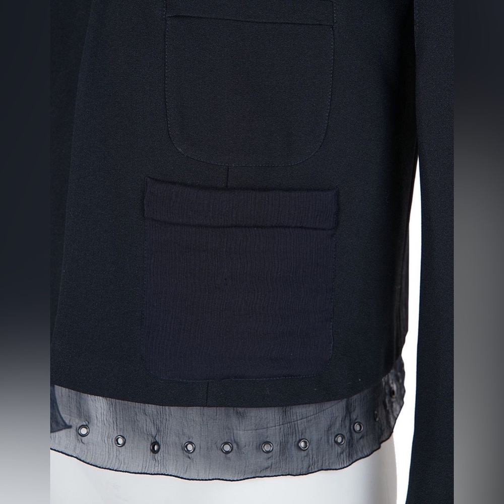 Prada Black Tailored Blazer with Modern Design - Picture 6 of 12
